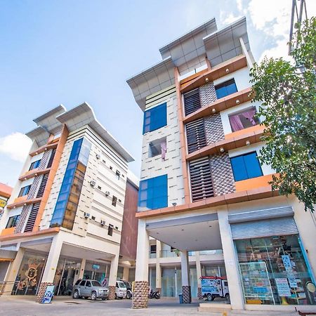 Oyo 443 Maria Cristina Arcade Suites Cebu Ngoại thất bức ảnh