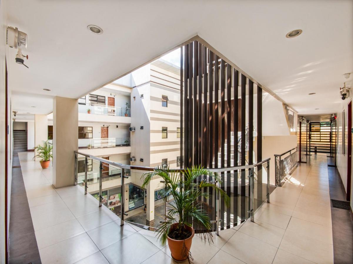 Oyo 443 Maria Cristina Arcade Suites Cebu Ngoại thất bức ảnh