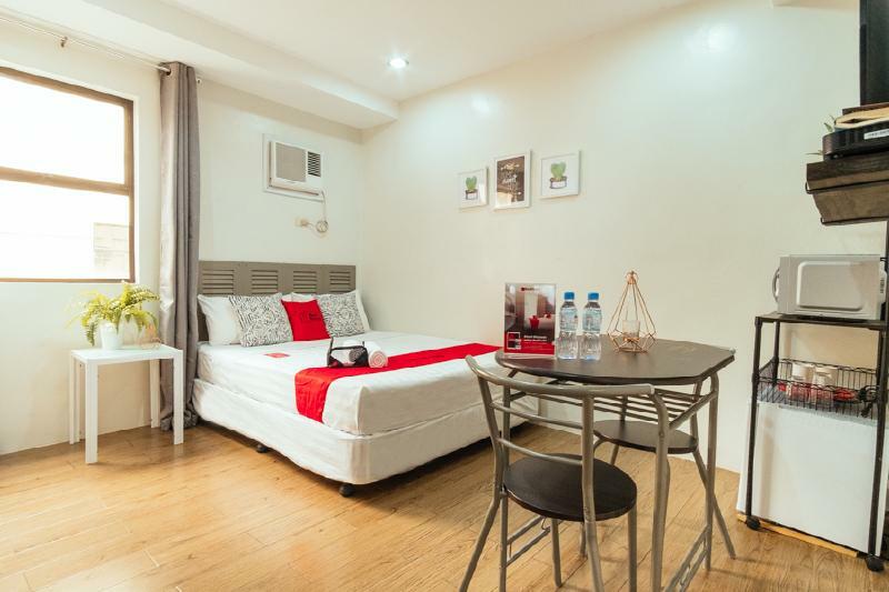 Oyo 443 Maria Cristina Arcade Suites Cebu Ngoại thất bức ảnh